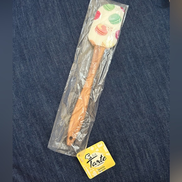 Danesco Macarons Pattern Silicon Spatula - Picture 2 of 3